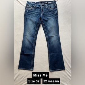 Cowhide pockets, Miss Me jeans!!